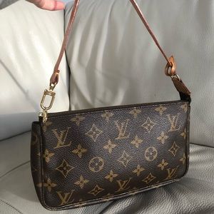 💯Authentic Louis Vuitton Pochette Accessoires